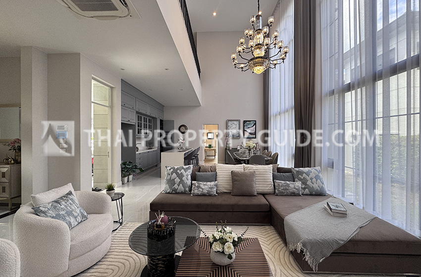 House with Shared Pool for rent in Krung Thep Kritha